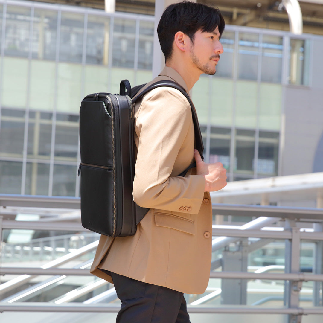 Evoon マルチビジネスリュックレザーSlim・容量11L~拡張時19L【送料無料・3営業日以内に発送】