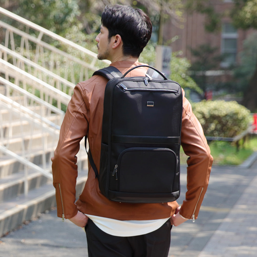 Evoon マルチビジネスリュックX・容量27L~拡張時35L【送料無料・3営業日以内に発送】