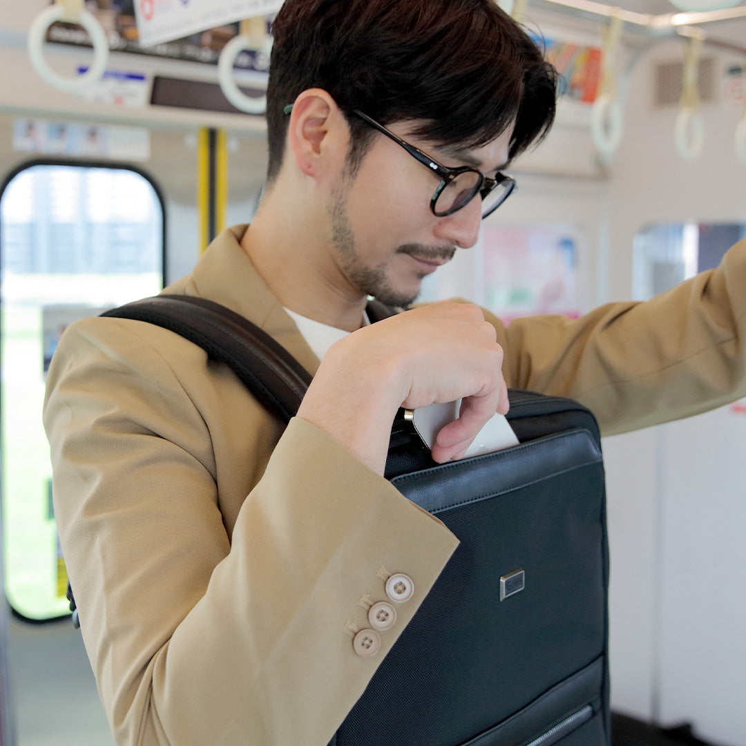 Evoon マルチビジネスリュックSlim X・容量15L~拡張時22L【送料無料・3営業日以内に発送】