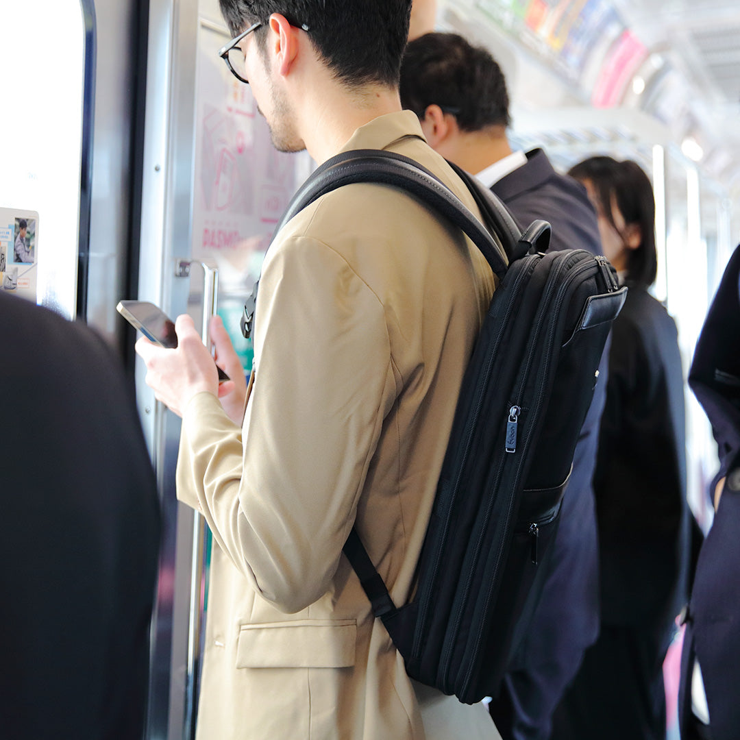 Evoon マルチビジネスリュックSlim X・容量15L~拡張時22L【送料無料・3営業日以内に発送】