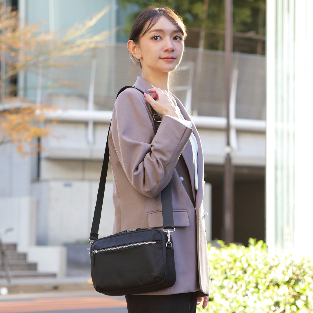 Evoon マルチショルダーバッグEmma【間も無く予約受付開始・6月下旬までに入荷予定】