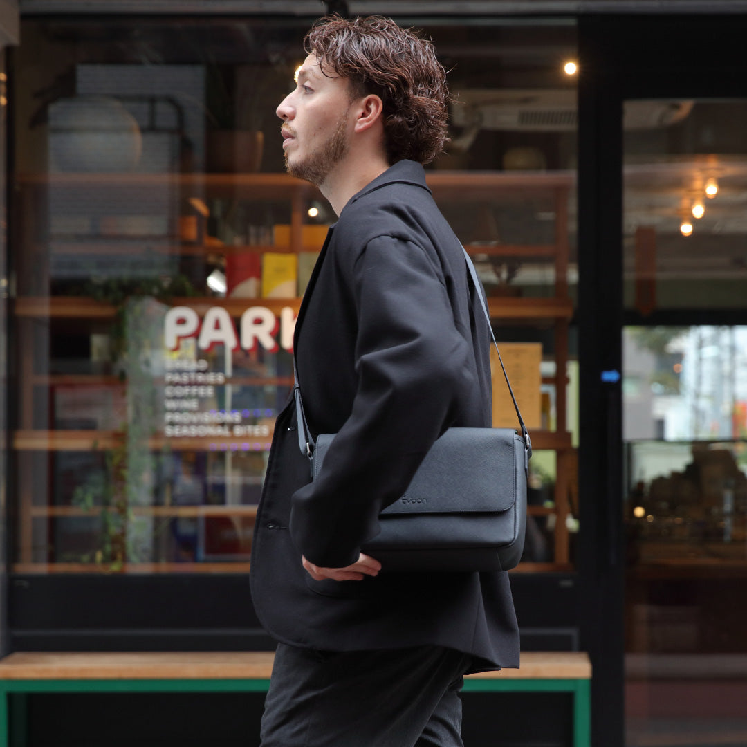 Evoon みがるショルダーバッグレザー【まもなく予約開始・4月下旬までに入荷予定】