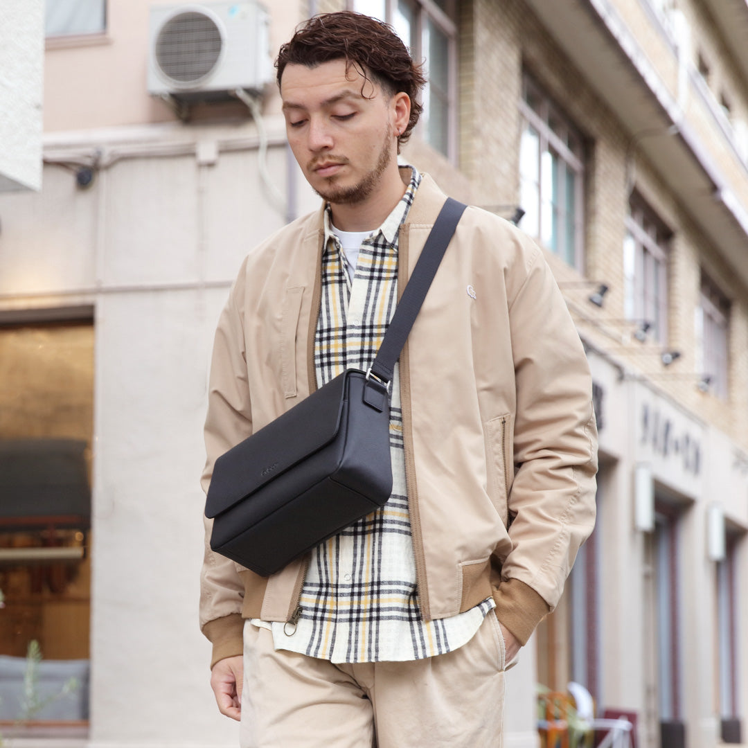 Evoon みがるショルダーバッグレザー【まもなく予約開始・4月下旬までに入荷予定】