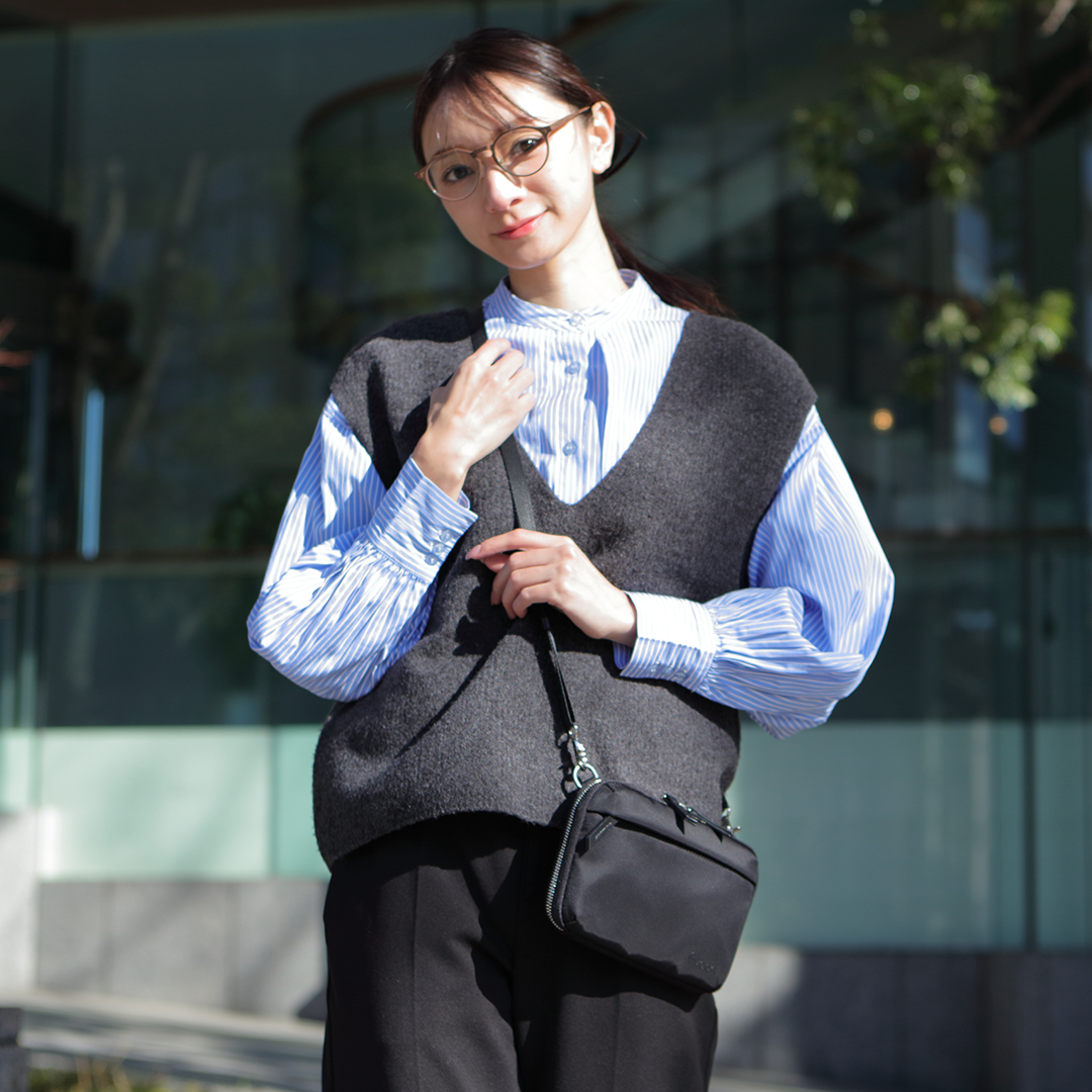 Evoon マルチスマホポーチEmma【間も無く予約受付開始・6月下旬までに入荷予定】