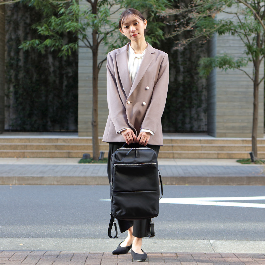 Evoon マルチビジネスリュックEmma2.0・容量19L~拡張時25L【間も無く予約受付開始・6月下旬までに入荷予定】