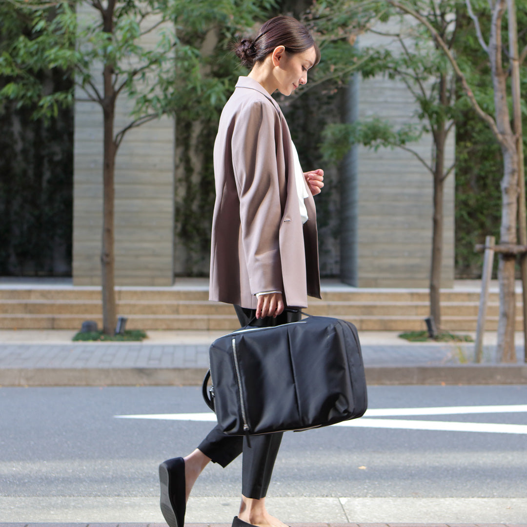 Evoon マルチビジネスリュックEmma2.0・容量19L~拡張時25L【間も無く予約受付開始・6月下旬までに入荷予定】