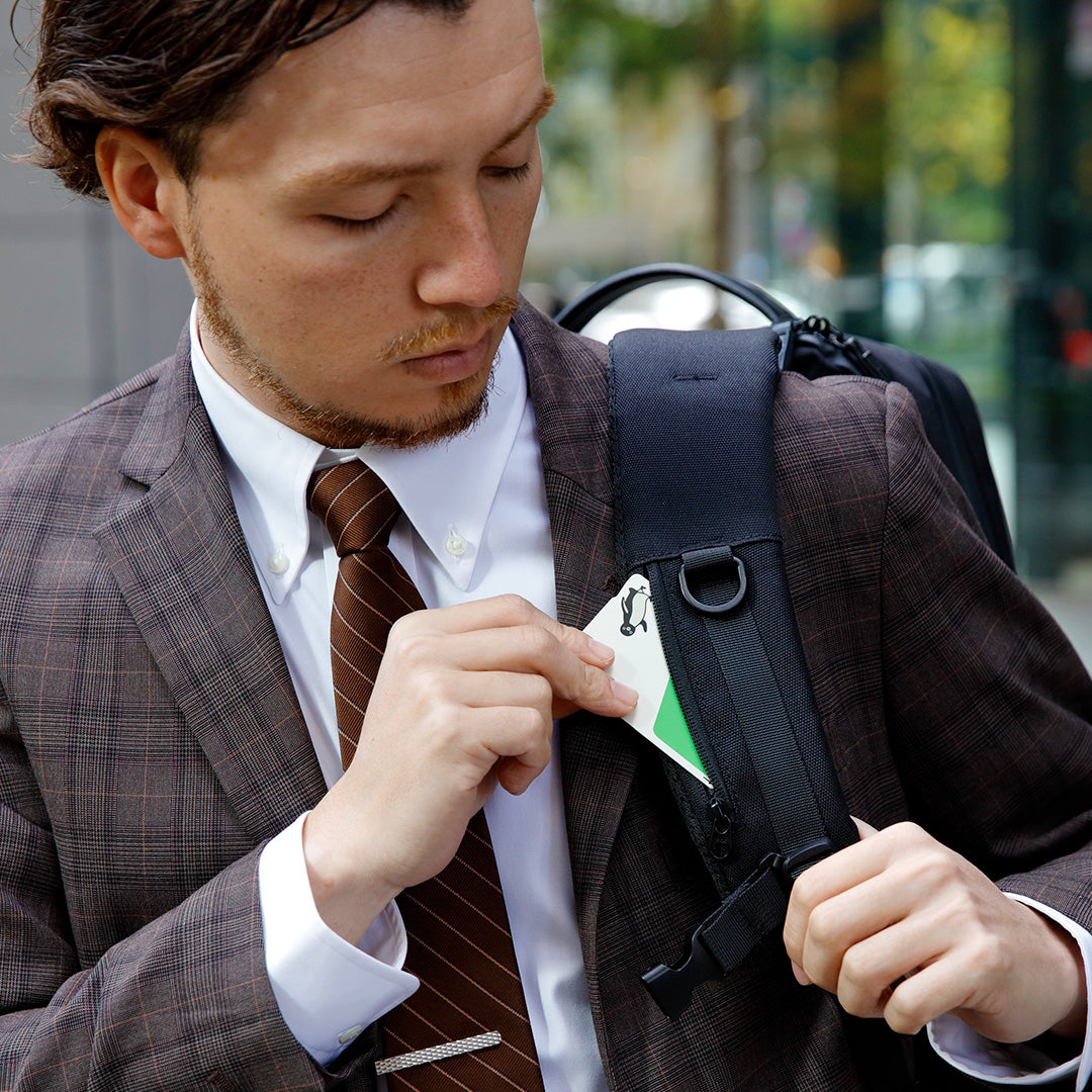 Evoon トラベルバックパック2.0・容量27L~拡張時40L【送料無料・3営業日以内に発送】