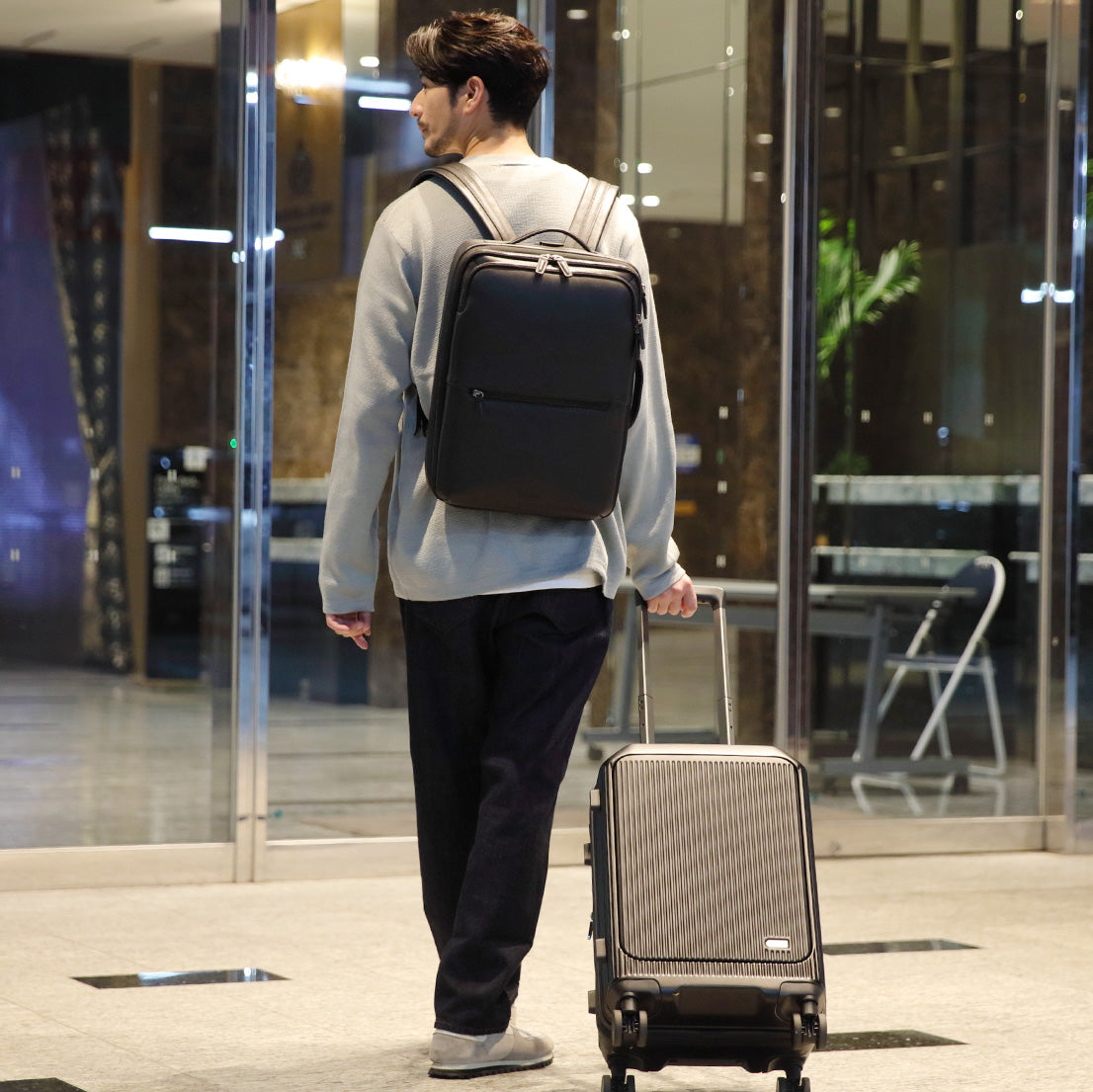 Evoon マルチスーツケースONE 容量34L～39L/機内持ち込み可能【予約受付中・6月下旬までに入荷予定】