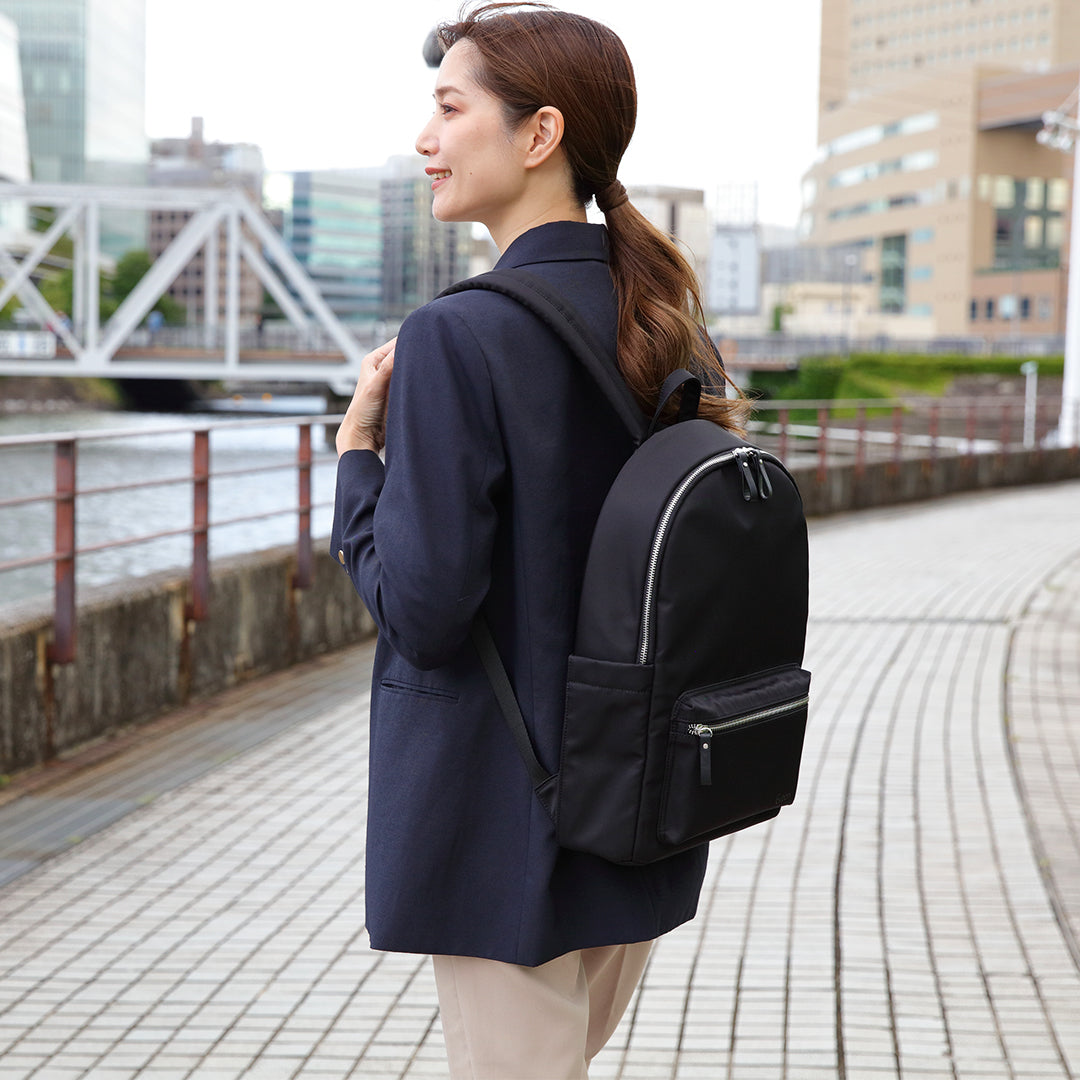 Evoon マルチビジネスリュックClara2.0・容量13L【まもなく予約開始・9月下旬までに入荷予定】
