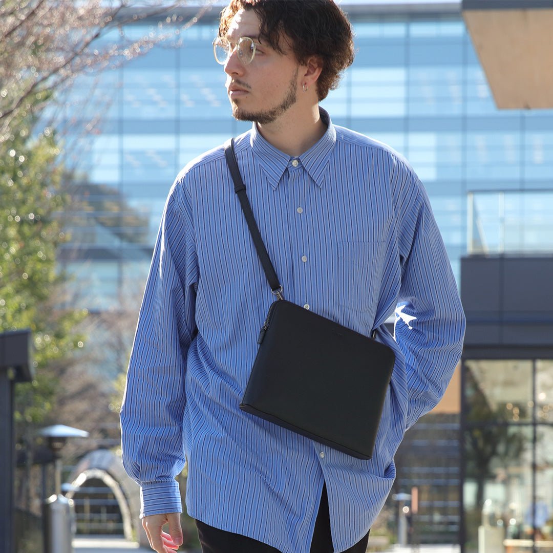 Evoon みがるサコッシュレザー・ブラック/ダークブラウン【送料無料・3営業日以内に発送】 - Evoon