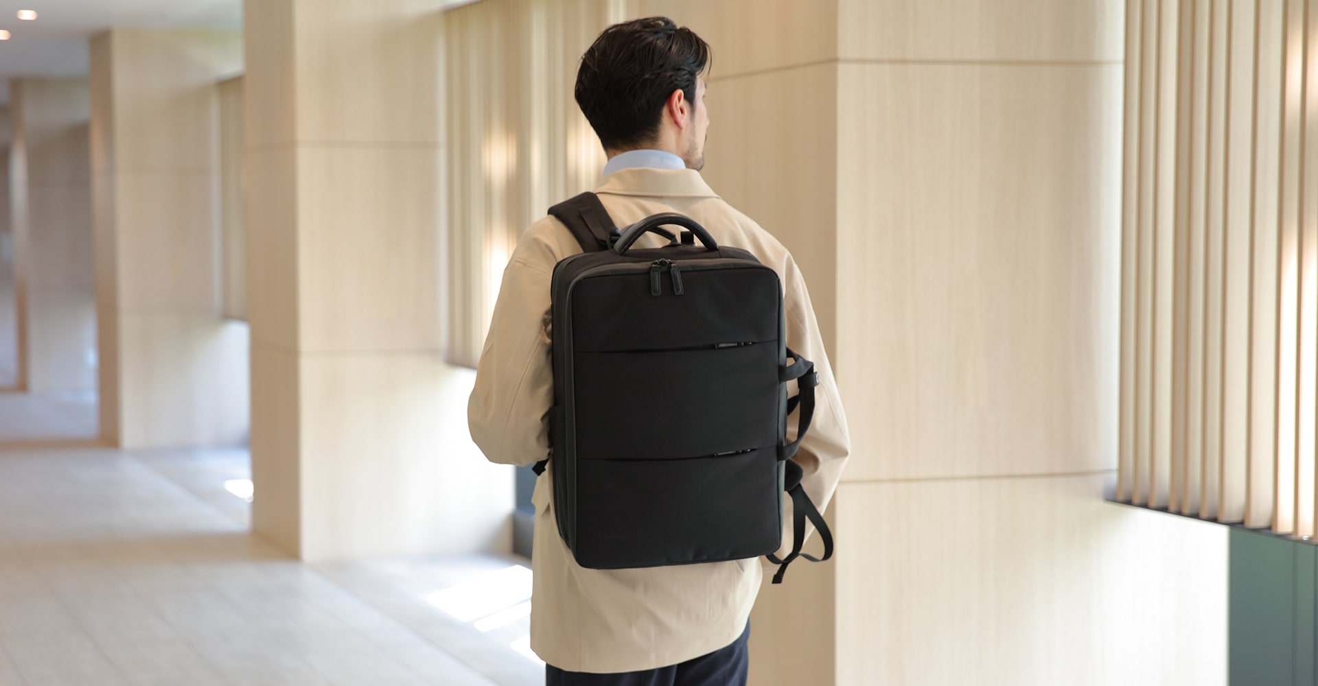 Evoon マルチビジネスリュック5.0・容量22L～拡張時35L【間も