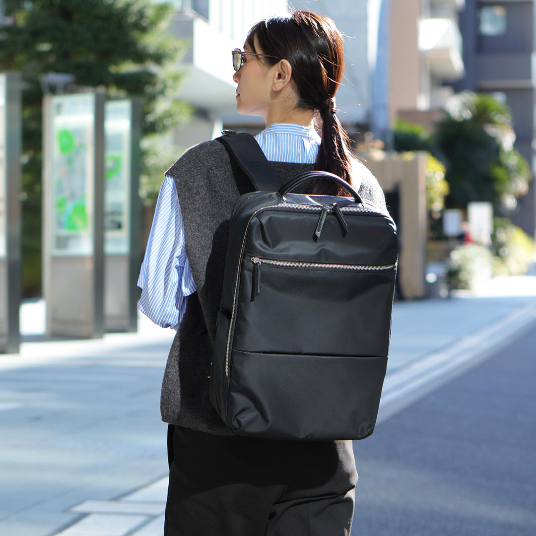 Evoon マルチビジネスリュックEmma2.0・容量19L～拡張時25L【送料無料・3営業日以内に発送】