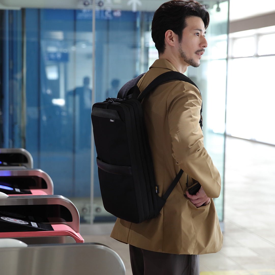Evoon マルチビジネスリュックSlim・ブラック・容量15L～拡張時22L【送料無料・3月上旬までに入荷予定】 - Evoon